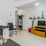 Moos Apartments